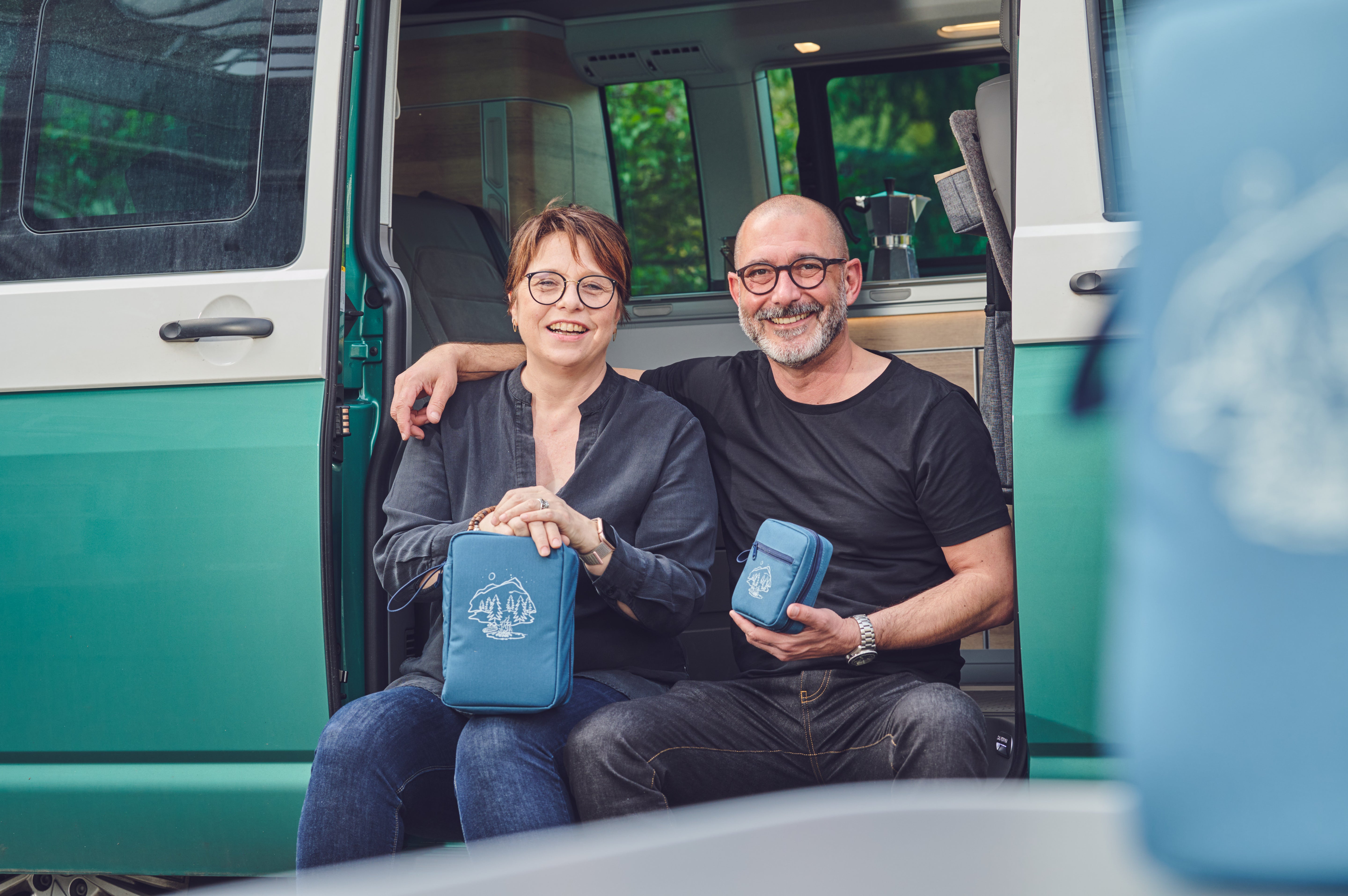 "Zum-Glück-dabei Teil" Juni SPAR-PAKET "Reiseapotheke & Erste-Hilfe-Set Outdoor" für 1-2 Erwachsene